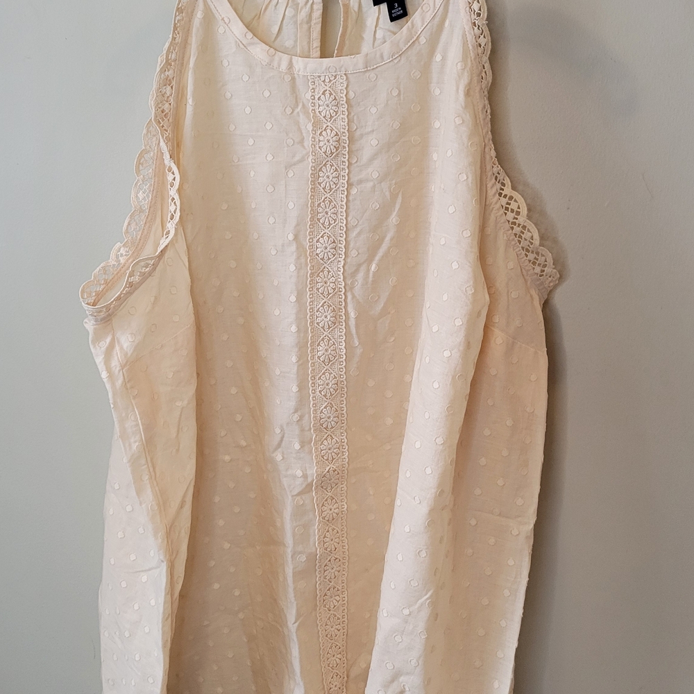 Torrid Cream Lace Detail Women's Top - Picture 3 of 5